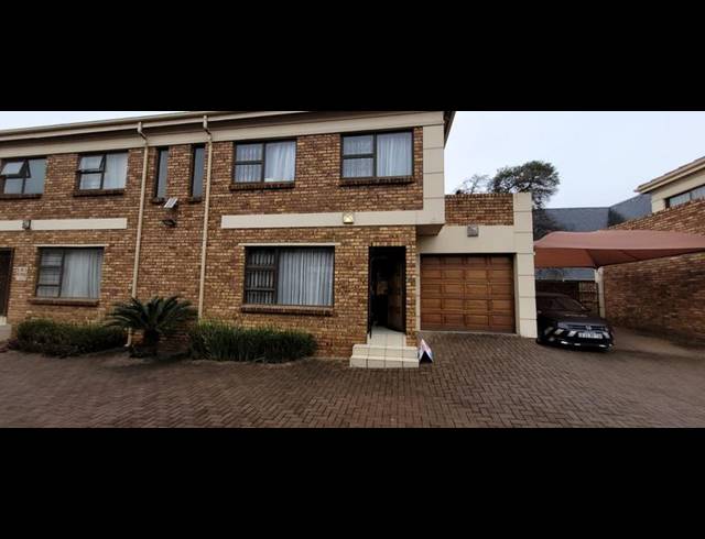 3 BEDROOM TOWNHOUSE FOR SALE IN FLORENTIA